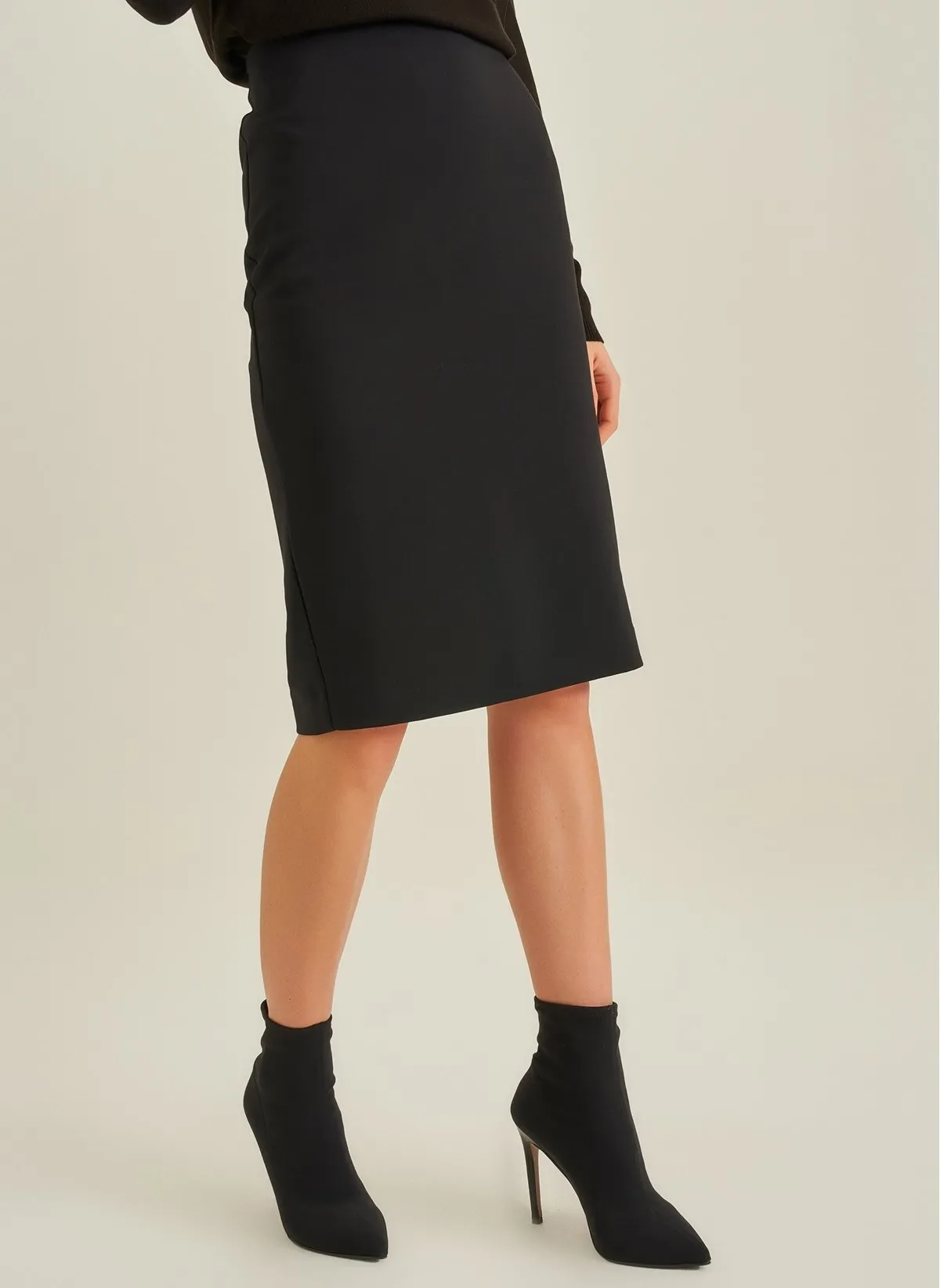 1053 Black Pencil Skirt