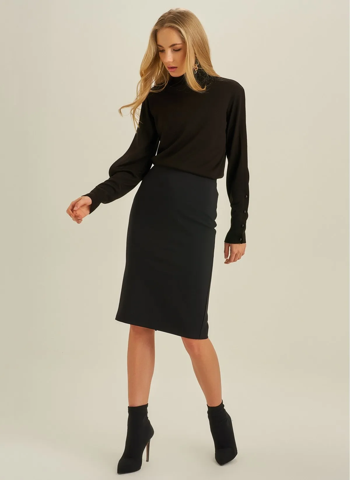 1053 Black Pencil Skirt