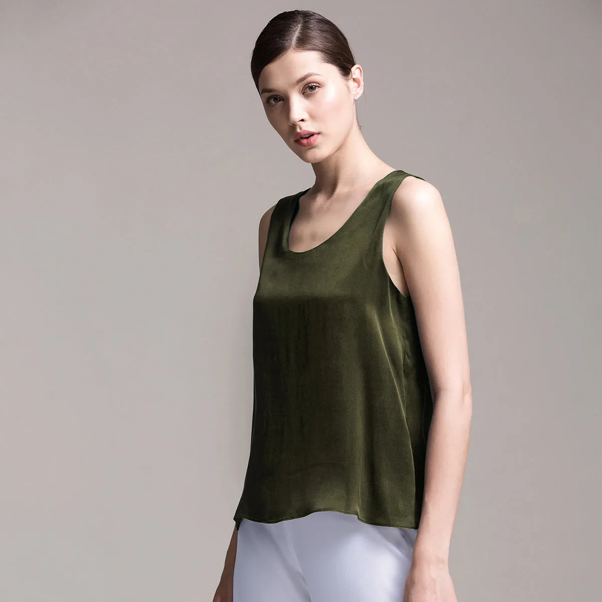 22 Momme Round Neck Silk Tank Top For Women