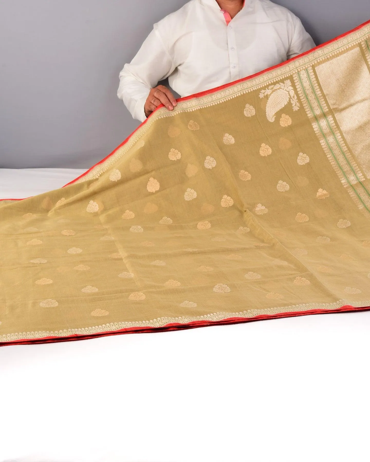 Beige Banarasi Ektara Buti Kadhuan Brocade Handloom Cotton Saree