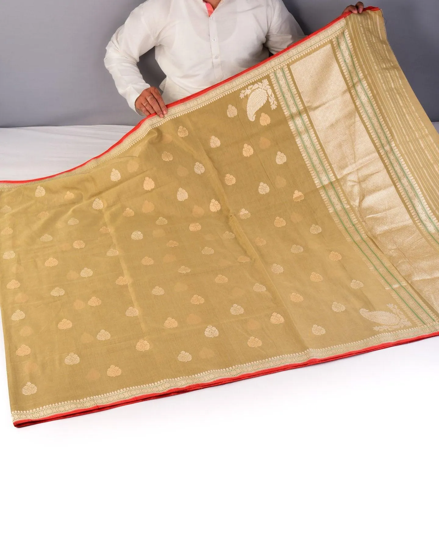 Beige Banarasi Ektara Buti Kadhuan Brocade Handloom Cotton Saree