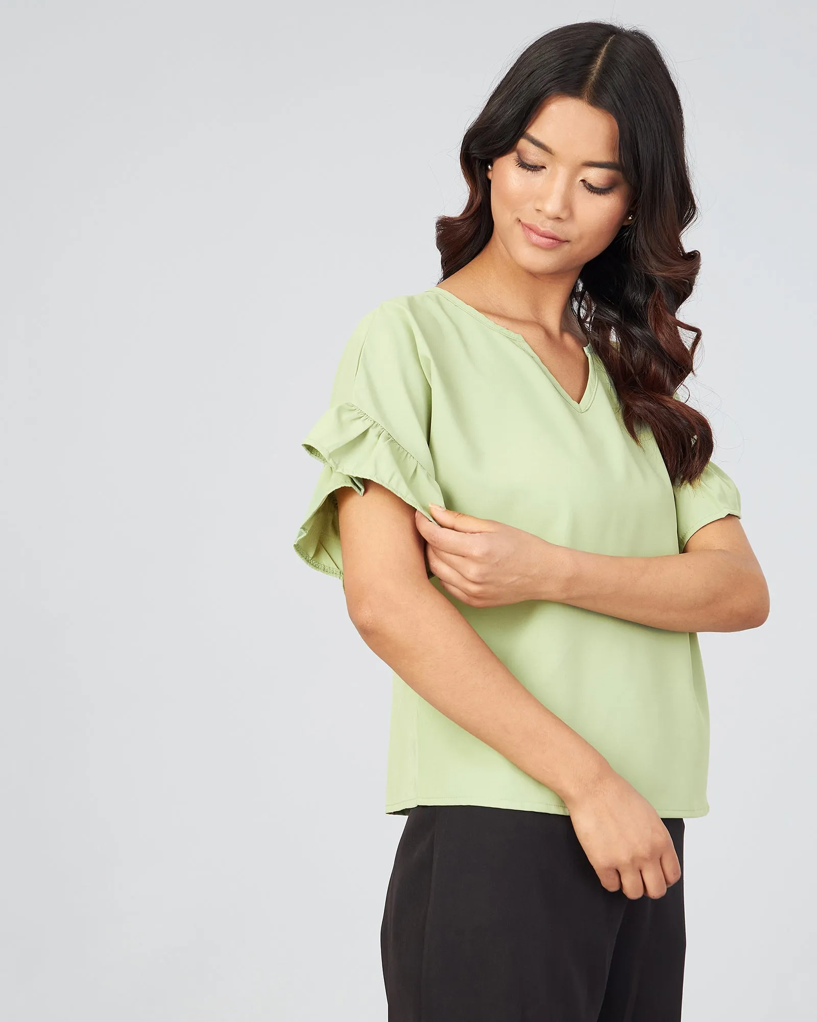 Chimpaaanzee Women  Green Solid V-Round Ruffled Sleeve Top