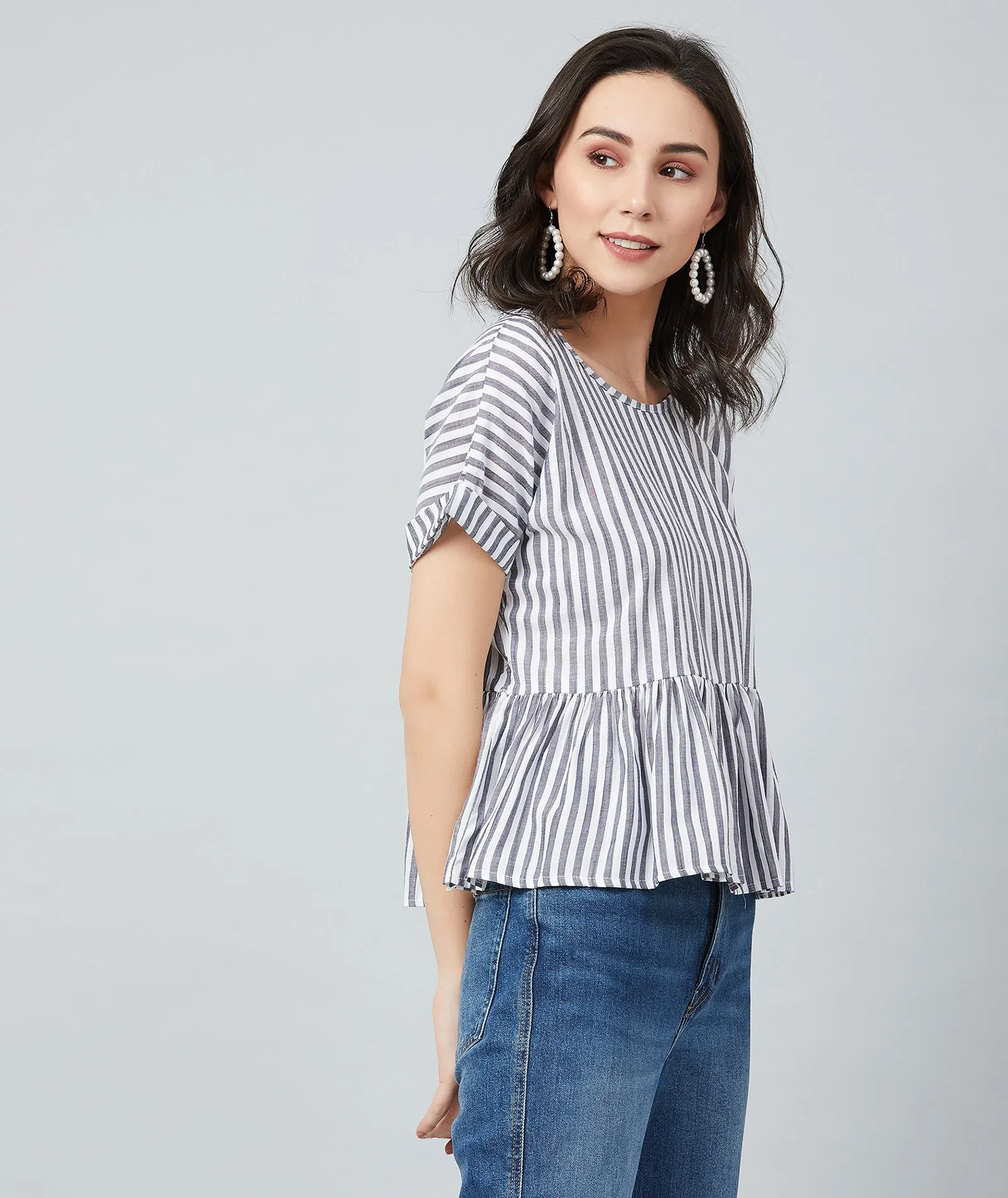 Chimpaaanzee Women White and Black Single Stripe Frill Style Top