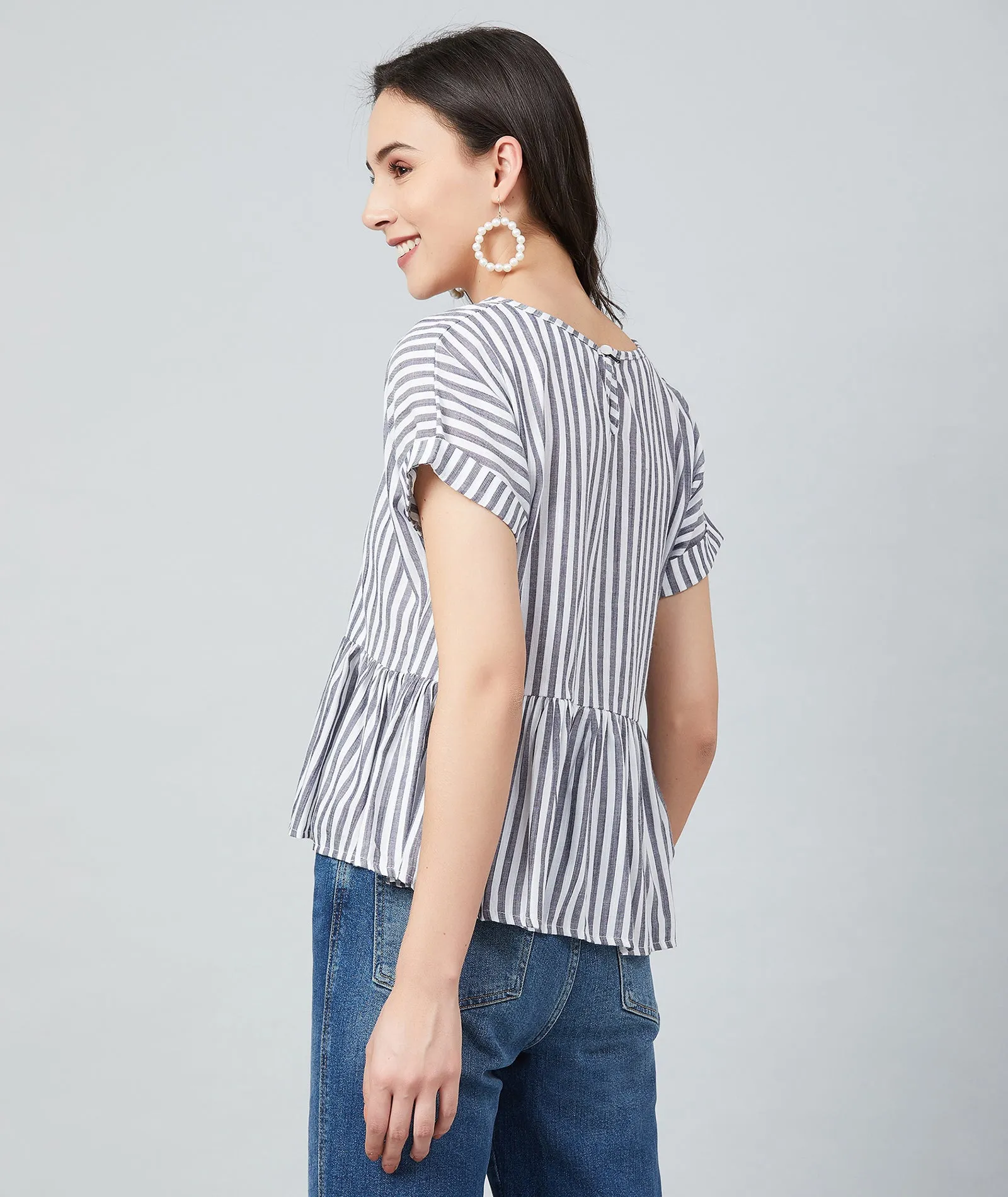 Chimpaaanzee Women White and Black Single Stripe Frill Style Top