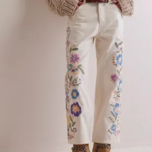 Pretty Floral Embroidered Jeans