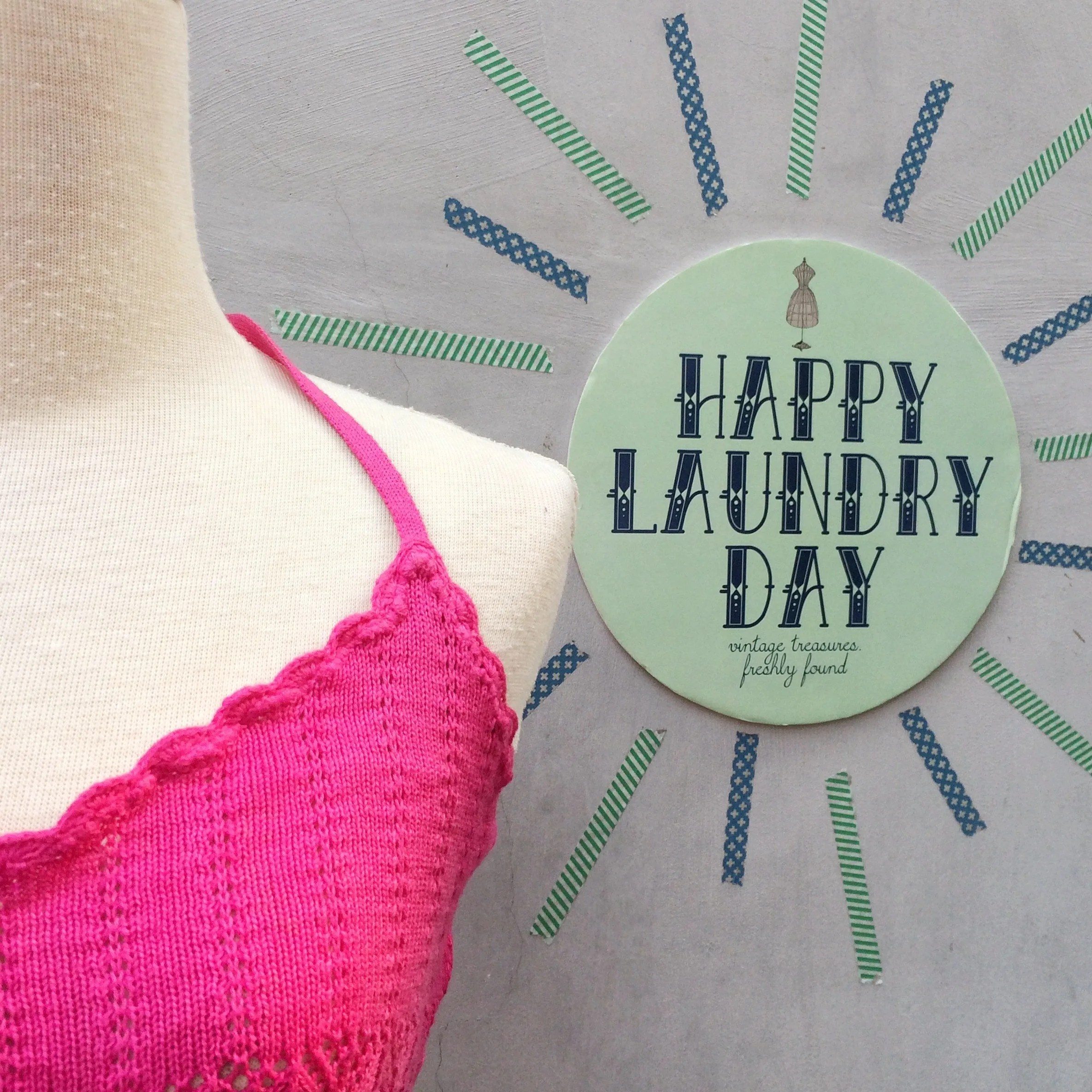 SALE | Back to the Fuchsia | Vintage 1960s 1970s crochet Scallop hem Halter neck Lace top